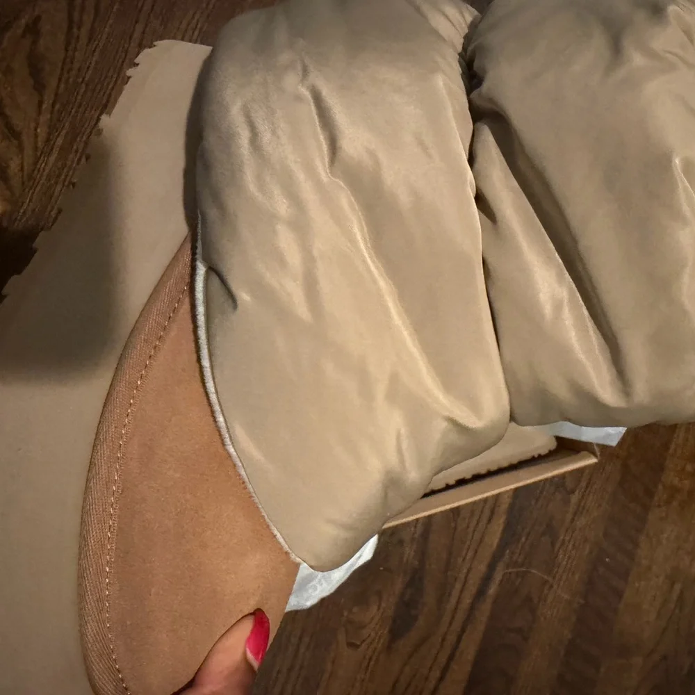 Woman Tan Puffer Platform Slipper Boots